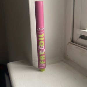 Nyx Fat Oil Slick Click Shiny Lip Balm- #07 DM ME (Lilac pink color)